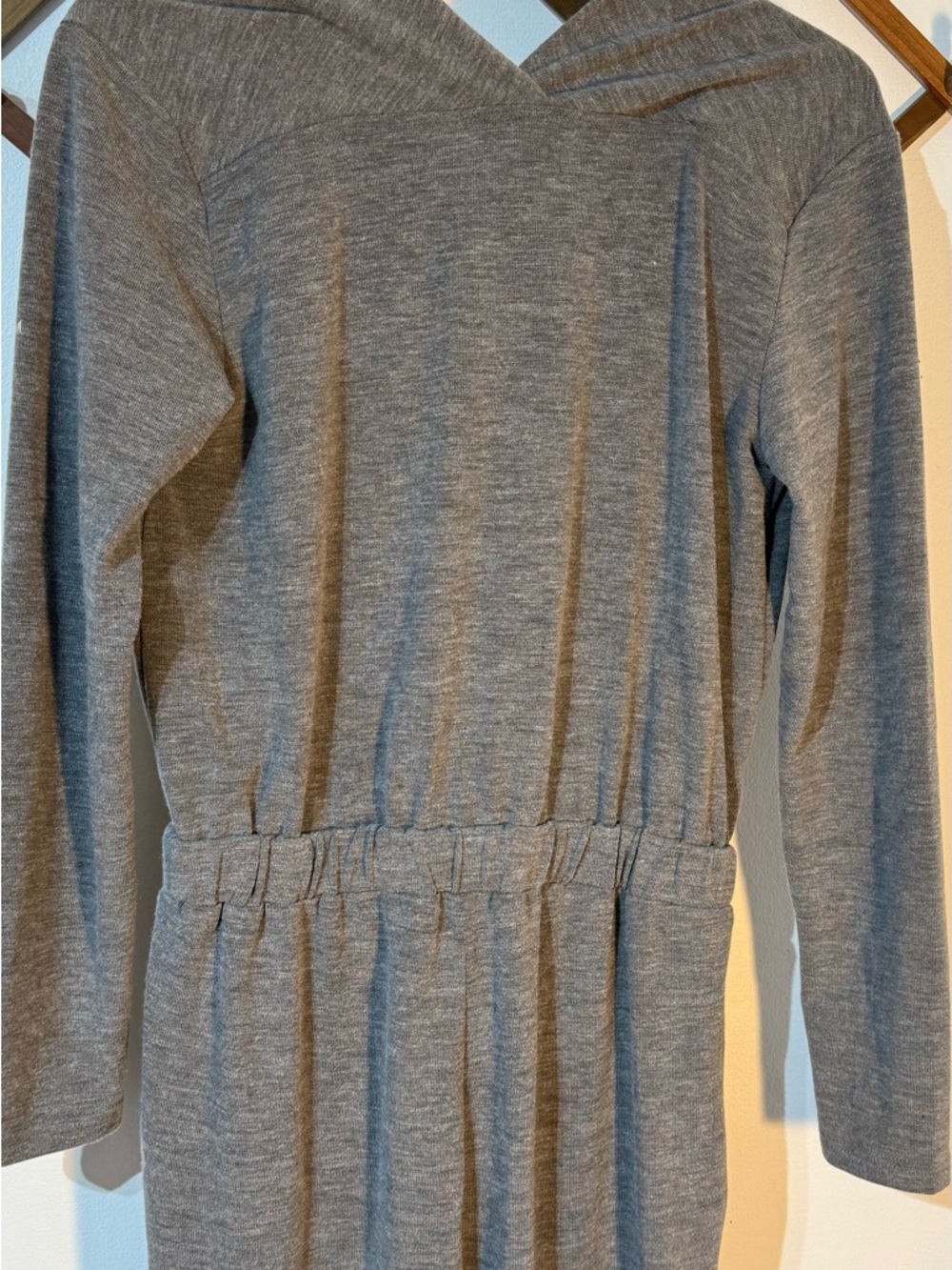 Grade & Gather gray one piece pants suit v-neck romper size medium new with tags - Picture 6 of 7